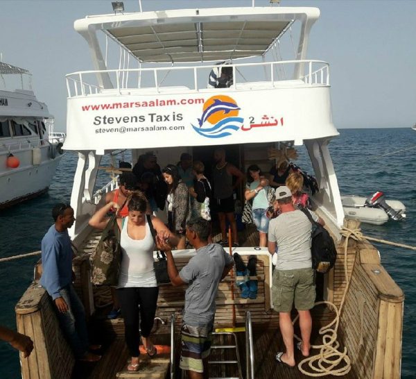A boat arranged by Steven of Steven's taxis can take you to the Hamata Islands