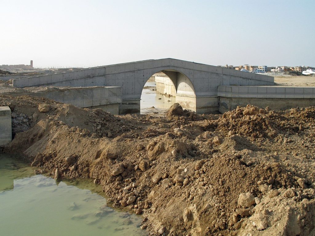 A new marina under construction in April 2008-
Marc Ryckaert - CC BY-SA 4.0 - Wikimedia