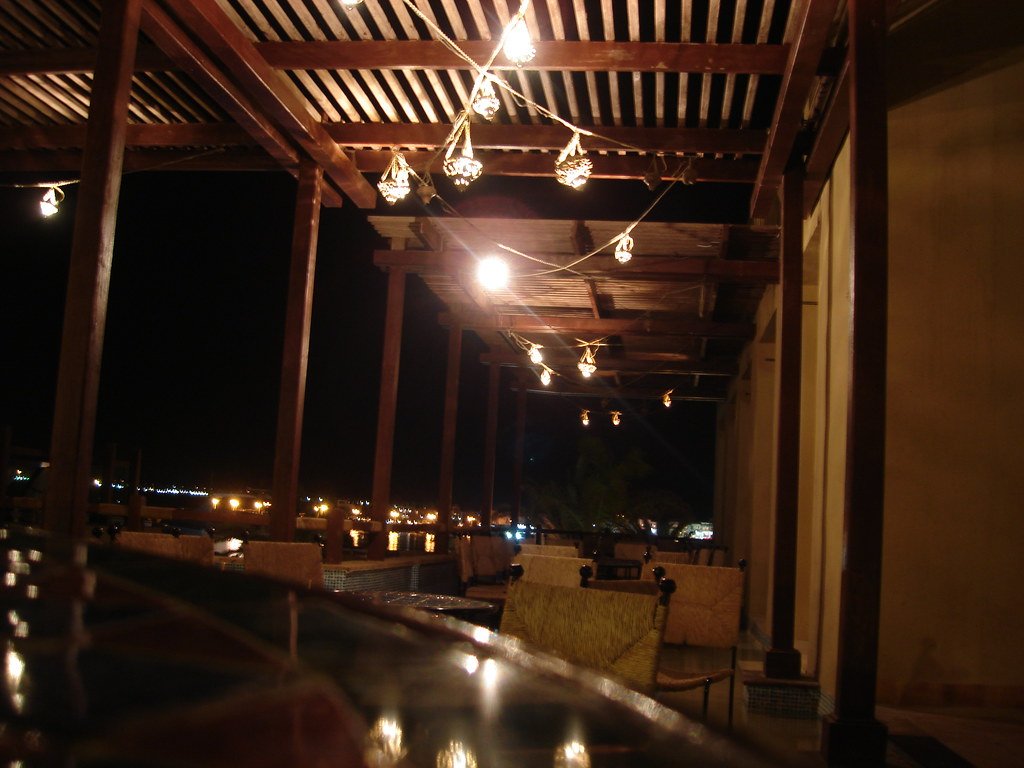 Tables with marina vantage point
When it was Coral Beach Marina Lodge
Asands - CC BY-SA 2.0 - via Flickr
