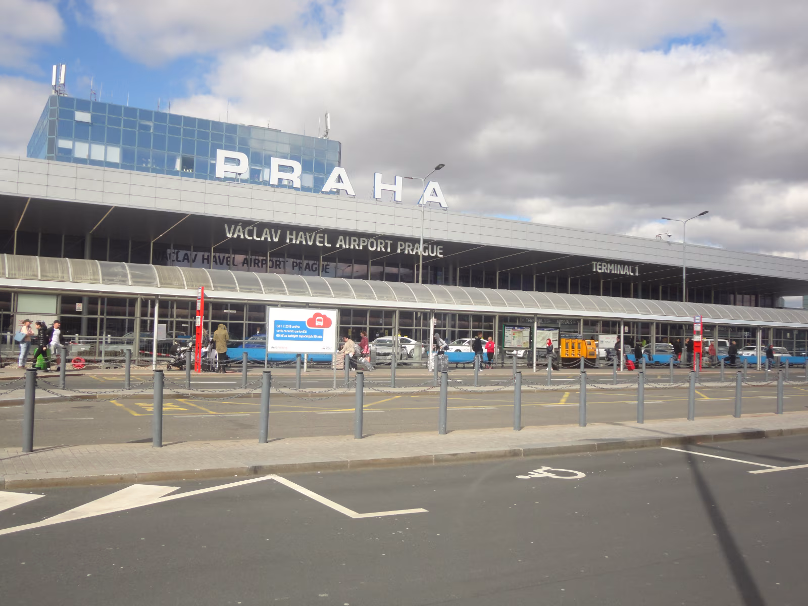 Vaclav Havel Airport -
CAPTAIN RAJU CC BY-SA 4.0 Wikimedia Commons