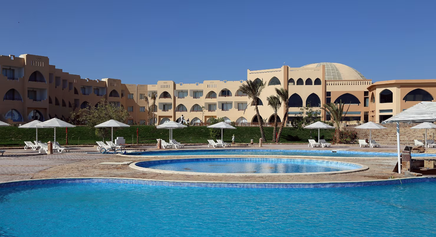 Cool off in one of the resort's swimming pools.
Photo: Marc Ryckaert (MJJR) CC BY 3.0 Wikimedia
