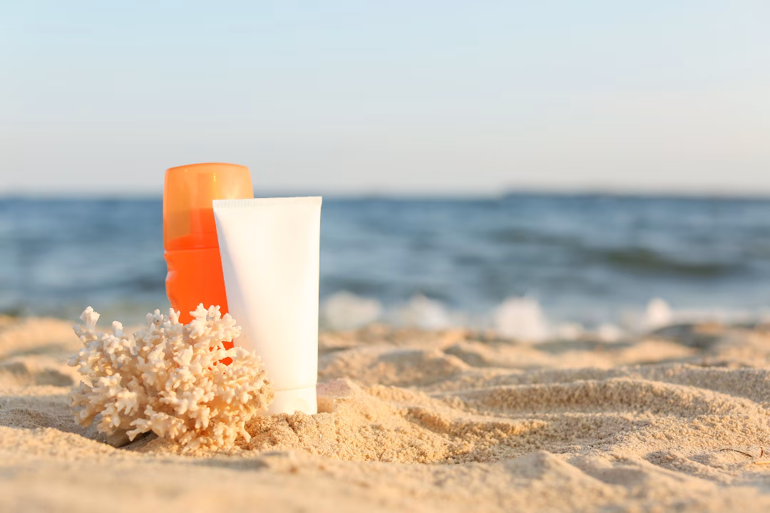 Choose "reef safe" sunscreens & check ingredients.
ID 279946740 © Serezniy | Dreamstime.com